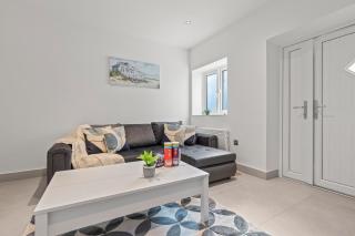Cinema Studio Room with Spa - 6