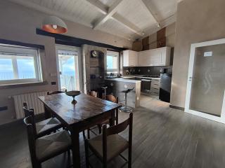 Suite 35 - 4