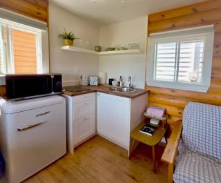 Hunts Point 1-BR Coastal Retreat - Cottage # 7 - Summerville Centre - 0