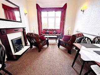 55 Clee Road, Cleethorpes Spacious Guest House by Sea - 0
