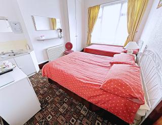 55 Clee Road, Cleethorpes Spacious Guest House by Sea - Cleethorpes - 3