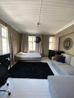 Centrally located 5-room detached house - 3