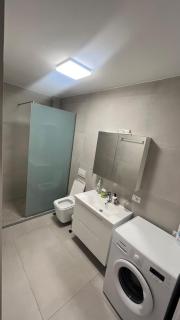 H&E Appartment - Durrës - 1