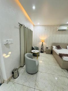 Shanta Inn - Ayodhya - 9