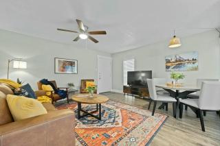 Walk to AT&T Stadium, Sleeps 10 - Arlington - 0
