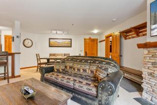3220 - Two Bedroom Standard Powderhorn Lodge condo - Solitude - 7