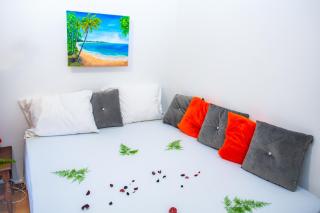 Studio privé climatisé en bas de villa - 5