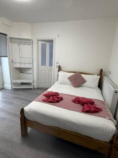Suli House- Holiday Flats & En-Suite-Families and Couples only - Blackpool - 8