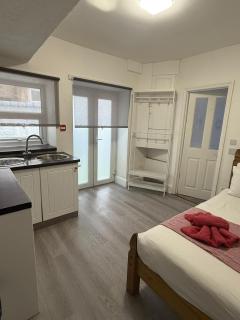 Suli House-Families and Couples only- 3 minutes' walk to the seafront - 3