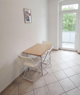 Saubere Unterkunft mit Balkon - 6