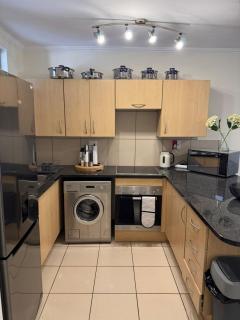 Luxury Apartment in Jackal Creek - Roodepoort - 8