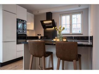 luxury 8-person Wellness villa with sauna and outdoor hot tub is unique - 8