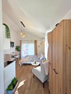 Sunny Side Apartments - 2