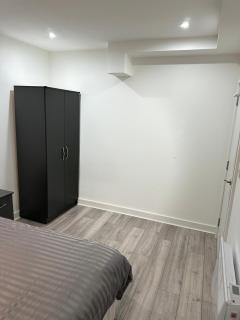 Flat 2 - Epsom High Street - Epsom - 1