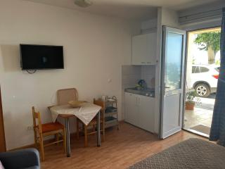 Apartments Nevenka i Josko - Tučepi - 3