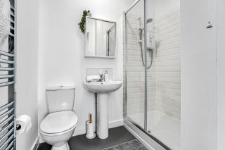 Urban Abode - City Contemporary - Northampton - 3