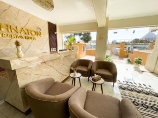 AKHNATON Pyramids View Hotel With Rooftop Access & free airport pickup - 7
