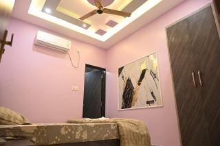 Kashi Om Vilas Homestay - 8