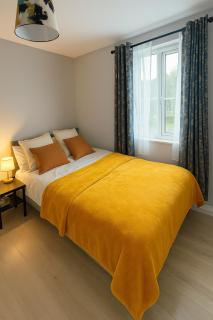 Chafford Hundred's Premier 2-Bedroom Apartment - North Stifford - 4