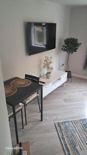 Chafford Hundred's Premier 2-Bedroom Apartment - 5