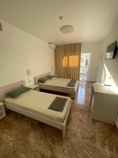 OSTRIV Hotel - Zatoka - 8