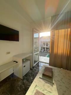 OSTRIV Hotel - Zatoka - 6