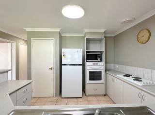 Pelican Shore Villa 20 - Kalbarri WA - 6