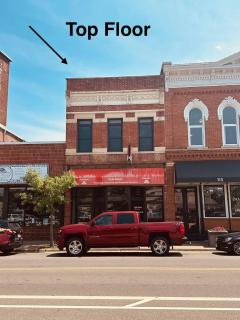 Gorgeous apartment across from La Crosse Center - 7