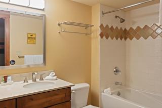 3506 - One Bedroom Den Standard Powderhorn Lodge condo - 2