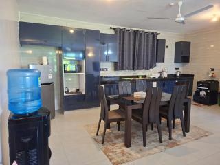 Modern Cozy 2 BR Apartment at The Vale Residence with Pool, Balcony, 5 Minutes walk to the Beach! - 6