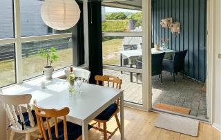 2 Bedroom Stunning Apartment In Fanø - 2