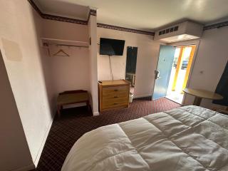 Mark Twain Motor Inn - 1