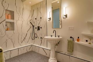 Secluded Garden-Level Luxury Suite In Central SF - 99 Walk Score - 6