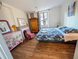 Maison Galice à Lusignan village médiéval - Base loisir gratuite- 30 min Futuroscope - 6