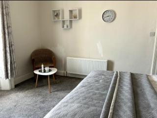 Town Guest House - Newbridge - 7