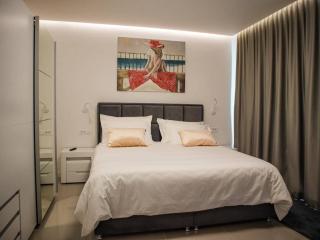 Sunset Serenity Villa with Pool, Gym and Sauna - Six Bedroom Villa with Pool - Kaštela - 3