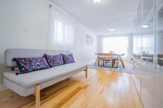 3-Bed 3-Bath Cozy Vacation House in Ajax, Greater Toronto Area, ON, Canada - 1