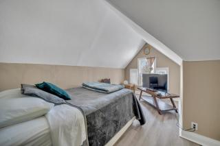 Marmora and Lake Inn Budget Rooms - Marmora - 3