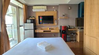 Studio Apartment JiExpo Kemayoran View -Min Stay 3 nights- - 4