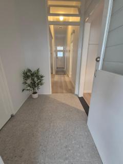 Charming 4BDR inc separate studio, newly renovated - 7