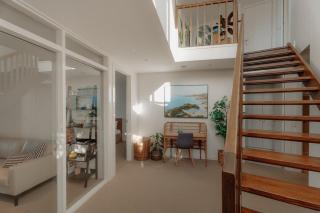 OCEAN VIEW Coastal 3 BEDROOM Retreat in Lorne - Balcony, Fireplace, Free WiFi Warm Coastal Charm - 3