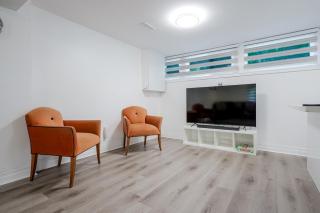 2 Bed 2 Bath Bunglow in Mississauga Yyz PortCredit - 8