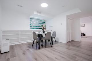 2 Bed 2 Bath Bunglow in Mississauga Yyz PortCredit - 3