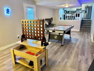 Vintage Queen Suite - 7 Mins From ATL Airport - 8