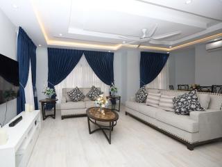 The Lodge at Seasons 52 - Oyibi - 6