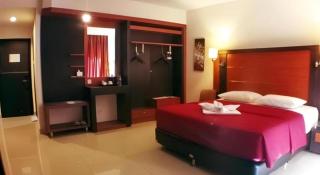 Travello Hotel Manado - 4