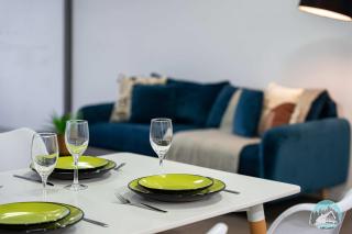Modern 2-Bed Apt with Balcony in Parramatta CBD - 3