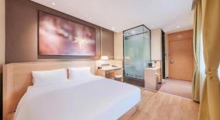IU Hotel Kunming Jinma Bijifang Joy City - Kunming - 9