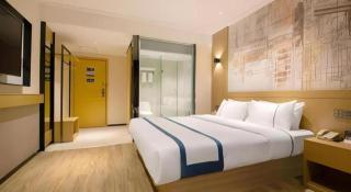 City Comfort Inn Guilin Two Rivers and Four Lakes Sun and Moon Shuangta - Guilin - 1