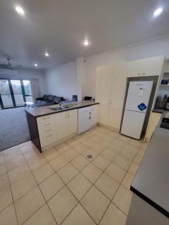 Quiet and tidy rooms - 2